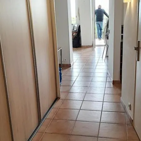 Apartment T3 Climatise A 50m De La Avec Loggia Et Parking - Fr-1-610-69 Le Lavandou