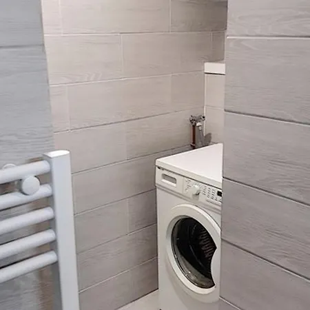 Apartment T3 Climatise A 50m De La Avec Loggia Et Parking - Fr-1-610-69 *